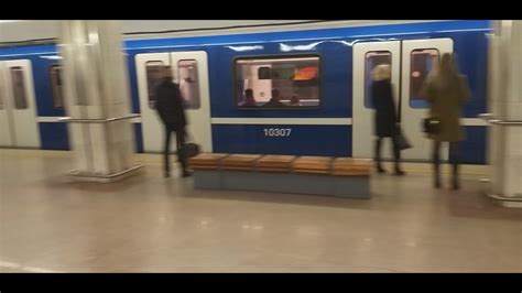 Минский метрополитен || Два Штадлера М110/М111 на Спортивной - YouTube