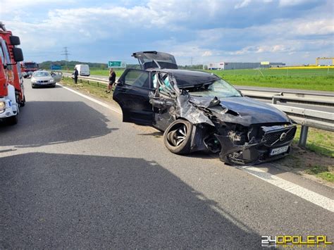 Zderzenie Pojazd W Na Strzeleckim Odcinku A Dwie Osoby Trafi Y Do