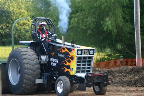 From Fields to Fairgrounds: The World of Tractor Pulling - Mid-West ...