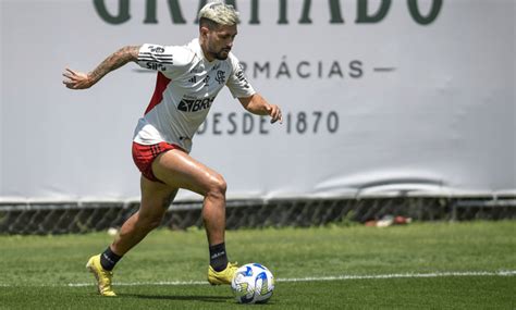 Arrascaeta N O Treina Grupo E Deve Ser Desfalque Para O Flamengo