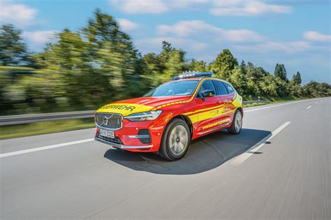 Neuer Kommandowagen Als Erstes Hybrid Feuerwehrfahrzeug Im Landkreis