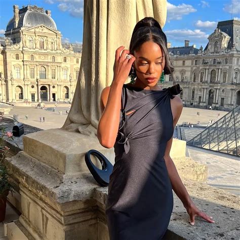 Laura Harrier new photo, ponytail shape | FMV6