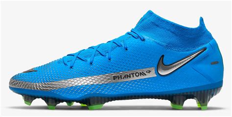 5 Best Nike Football Boots Perfect For Midfielders - Pro Football Lounge