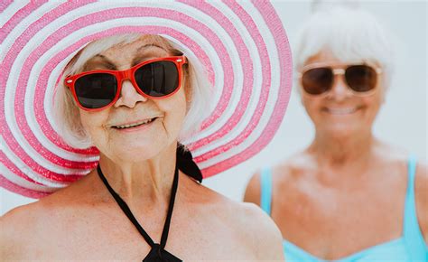 Banho de sol para idosos conheça os benefícios