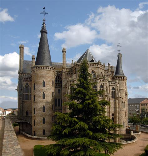 Episcopal palace at Astorga, Spain photo on Sunsurfer