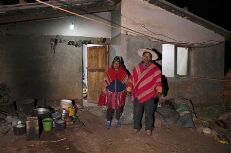 Bolivia Programa de Electrificación Rural II beneficia a 32 379 hogares