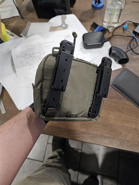 Found a new way to carry bulky gear without stuffing my pockets : r/EDC