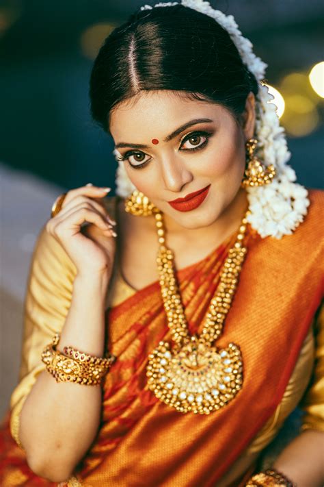 Janani Iyer Beautiful Stills In Bridal Wear South Indian Actress