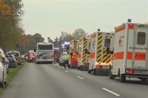 Unfall in Mulsum Zug rammt Auto Mutter stirbt Töchter überleben knapp