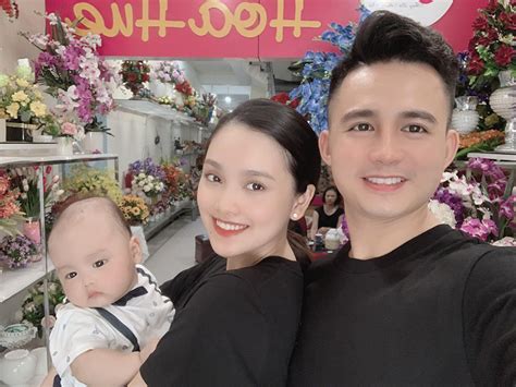 Hoa hậu khả ái gốc Thái Nguyên lại yêu Hot boy cảnh sát con đầu lòng ai cũng trầm trồ