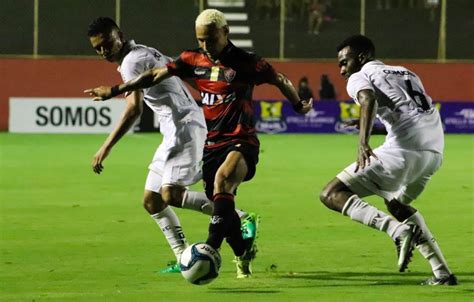 Vitória sofre gol nos acréscimos e empata em 3 a 3 o ABC Arena