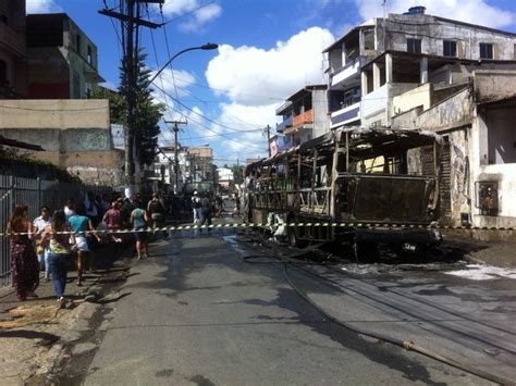 G Nibus Incendiado Durante Protesto No Iapi Em Salvador