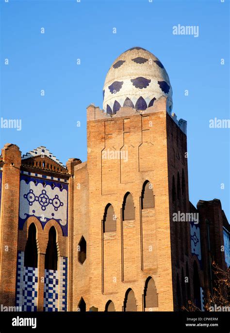 Arènes de Barcelone La mosaïque monumentale détail oeufs dans Gran via