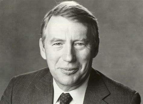 Robert MacNeil, co-founder of NewsHour, dies at 93 | PBS News