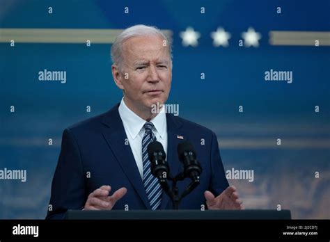 El Presidente De Los Estados Unidos Joe Biden Hace Comentarios Sobre