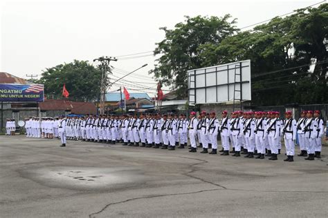 PRAJURIT YONMARHANLAN XII MENGIKUTI UPACARA HARI KESAKTIAN PANCASILA