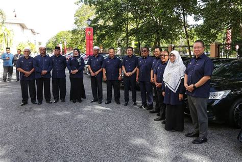 Exco Menteri Besar Kedah Serah Kenderaan Rasmi