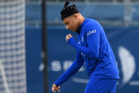 Mbappe Returns To Training Days After World Cup Disappointment