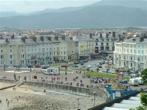 Gallery Of The Seashells Holiday Apartment And Llandudno Wales