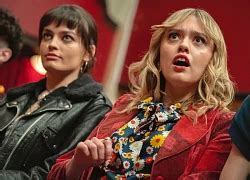 Lisa BLACKPINK bị sao phim Sex Education lấn át khi đóng chung Phim âu mỹ Việt Giải Trí