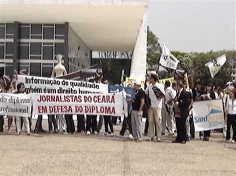 Manifestação em defesa do diploma YouTube