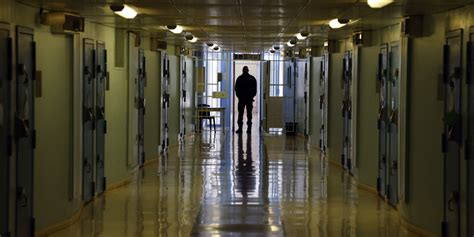 Prisons nouveau record de détenus en France avec 74 513 personnes