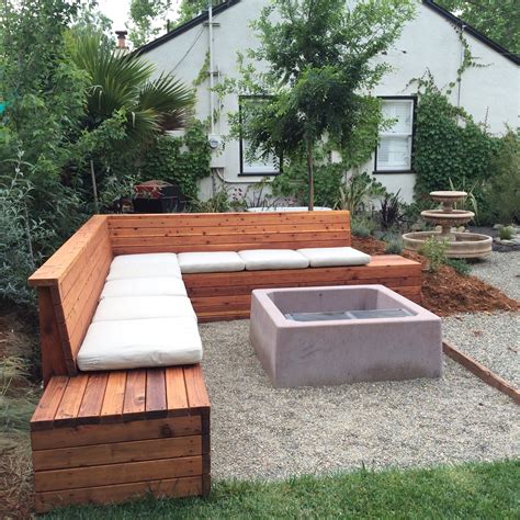 Built In Garden Seating Design Ideas