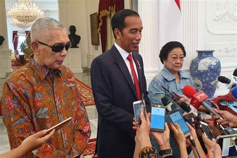 Jokowi Dan Megawati Saling Ucapkan Selamat