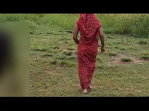 Hottest Indian Couple At Outdoor Sex At Open Public Place Video In Hindi Xnxx