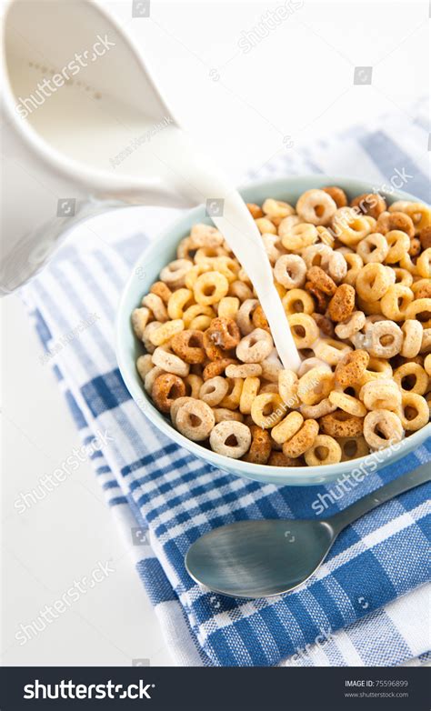 Bowl Of Whole Grain Cheerios Cereal Stock Photo 75596899 : Shutterstock