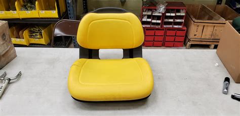 Used John Deere Seat Auc13500 Greencountryparts