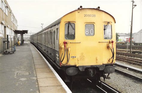 205028 200787 Southern Region 3h Demu 205028 Stands At Eas Flickr