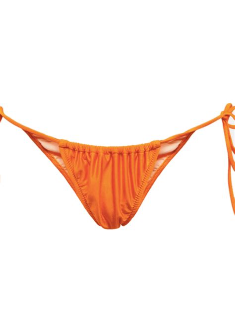 Il Micro Bikini La Tendenza Hot Della Moda Mare Dell Estate Vogue Italia