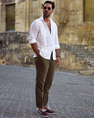 Comment Porter Un Pantalon Chino Olive Avec Des Chaussures Bateau En