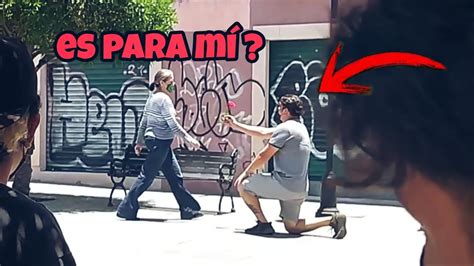 Esta Rosa Es Para Ti Broma Camara Oculta Youtube