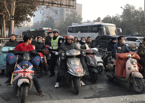 5月1日起，多地电动车、三轮、老年代步车迎新规，上牌上路有变化 搜狐汽车 搜狐网