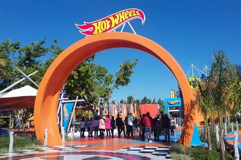 Visitamos a nova área Hot Wheels no parque Beto Carrero World