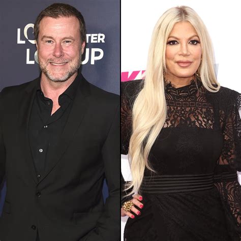 Dean Mcdermott Deletes Tori Spelling From Instagram Bio Amid Divorce