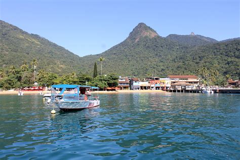 Angra dos Reis conhecendo a Vila do Abraão e a Praia de Lopes Mendes