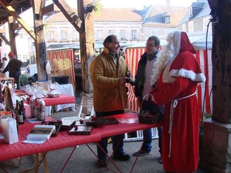 Une belle affluence au marché de Noël Lignières 18160