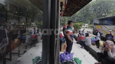 Membludak Penumpang Bus Akap Di Terminal Kampung Rambutan Naik Persen