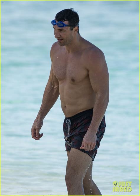 Boxer Wladimir Klitschko Flaunts Ripped Body At The Beach Photo