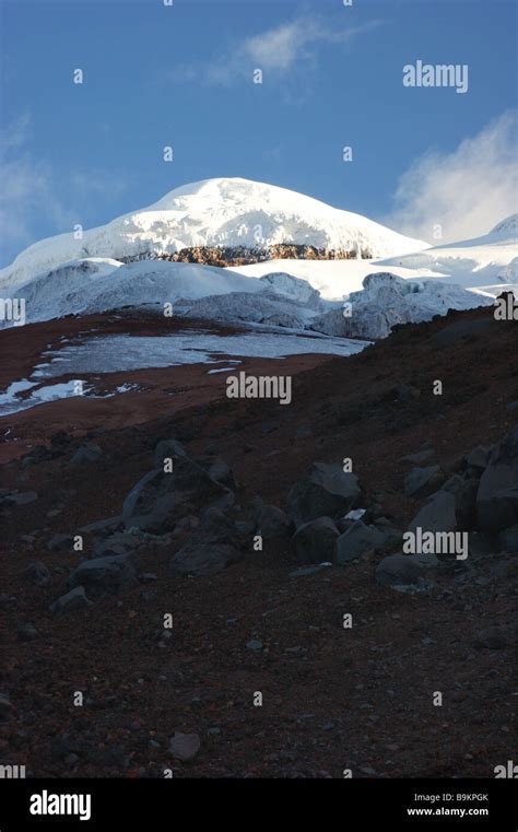 cotopaxi volcano ecuador Stock Photo - Alamy