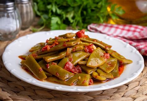 Premium Photo Traditional Delicious Turkish Food Green Beans With