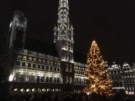 Christmas Lights in the Grand-Place in Brussels - Backpackingman