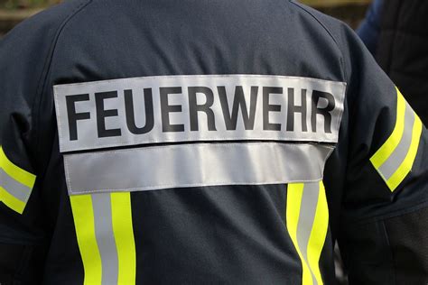 Polizeibericht Erlangen Brand In Einem Erlanger Mehrfamilienhaus