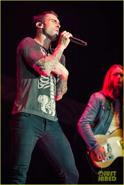 Maroon 5 S This Summer’s Gonna Hurt Vaults Into Pop Radio S Top 25 Photo 3379215 Adam