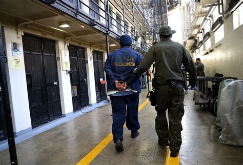 California promises better care for thousands of inmates as they leave ...