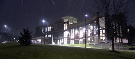 Report Sex Offender Finds Way Into Elementary School Through Unlocked Door Police Arrest Him