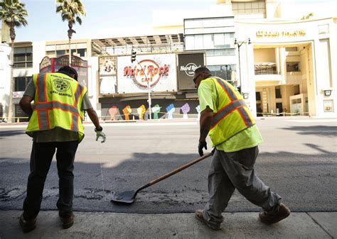 L.A. says pothole repairs will be completed in April - Los Angeles Times 